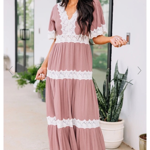 Red Dress Boutique Dresses & Skirts - Red Dress Boutique Open Spaces Mauve Pink Lace Maxi Dress, SiZE LARGE, NEW